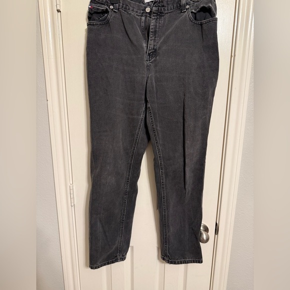 Tommy Hilfiger Denim - Vintage Tommy Hilfiger size 14 straight leg jeans waist 32” black